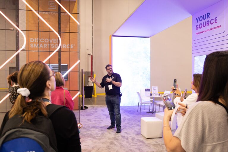 8 Ways to Increase Foot Traffic at Your Exhibit