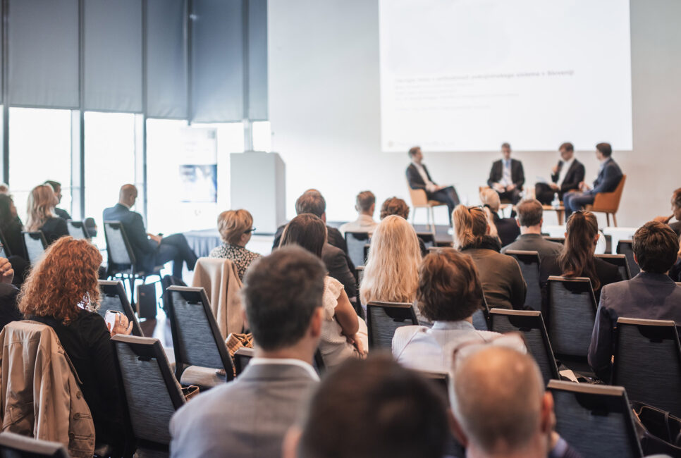 Aligning Stakeholder Expectations with Event Reality in Financial & Insurance Conferences