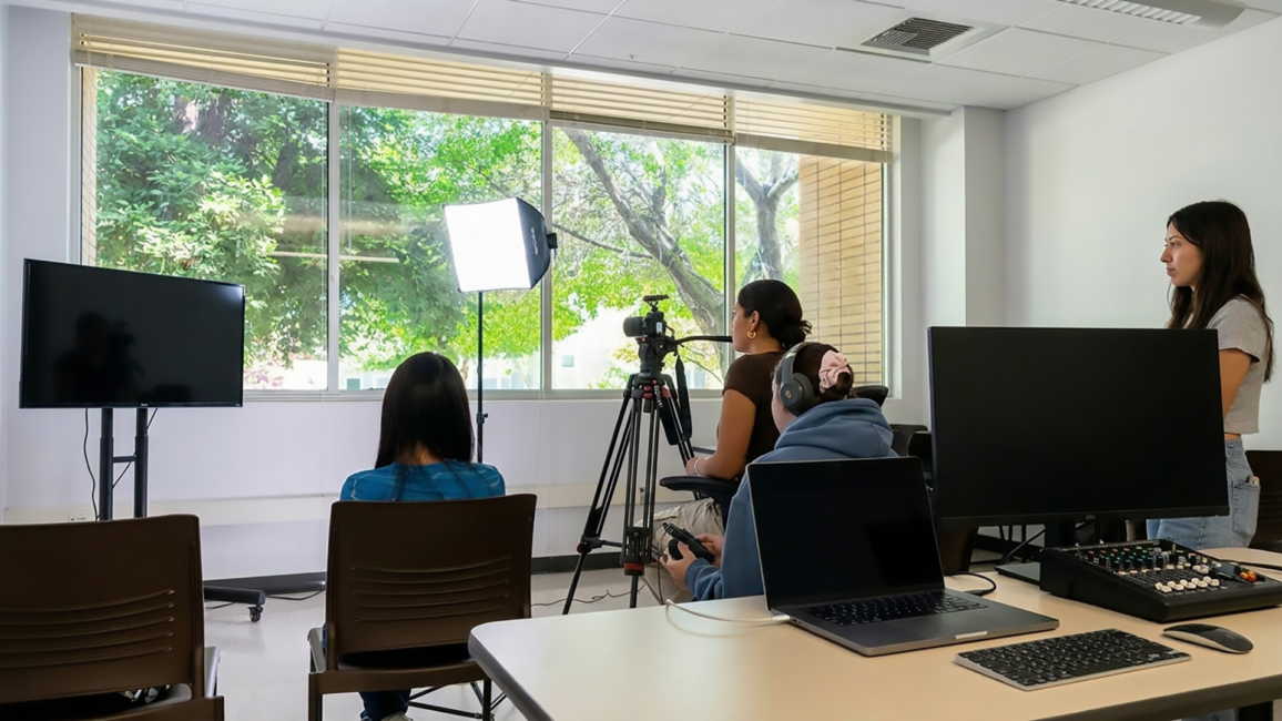 Building Confidence Through Storytelling With AV Technology - SmartSource