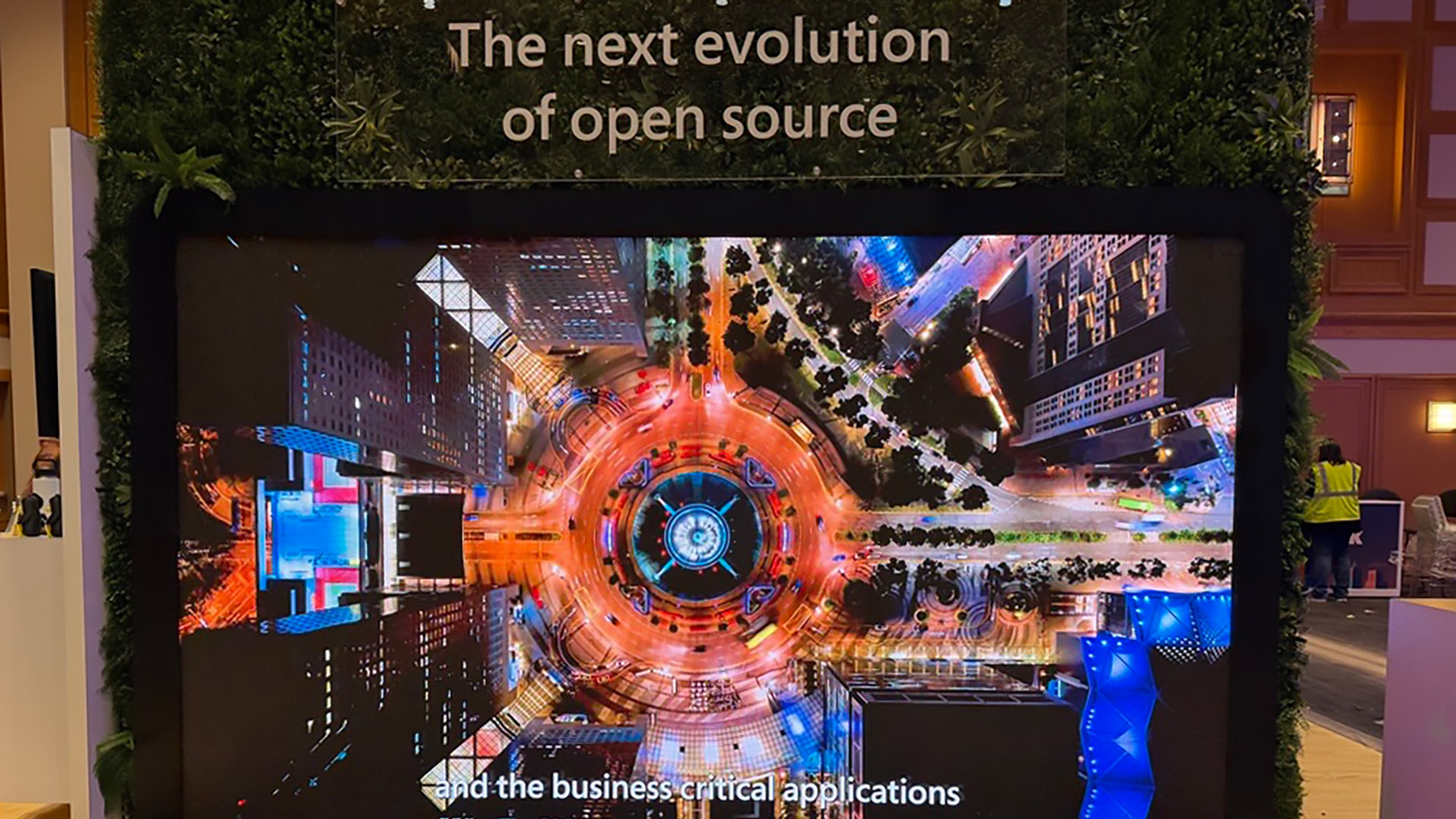 LED Storytelling Walls - by SmartSource