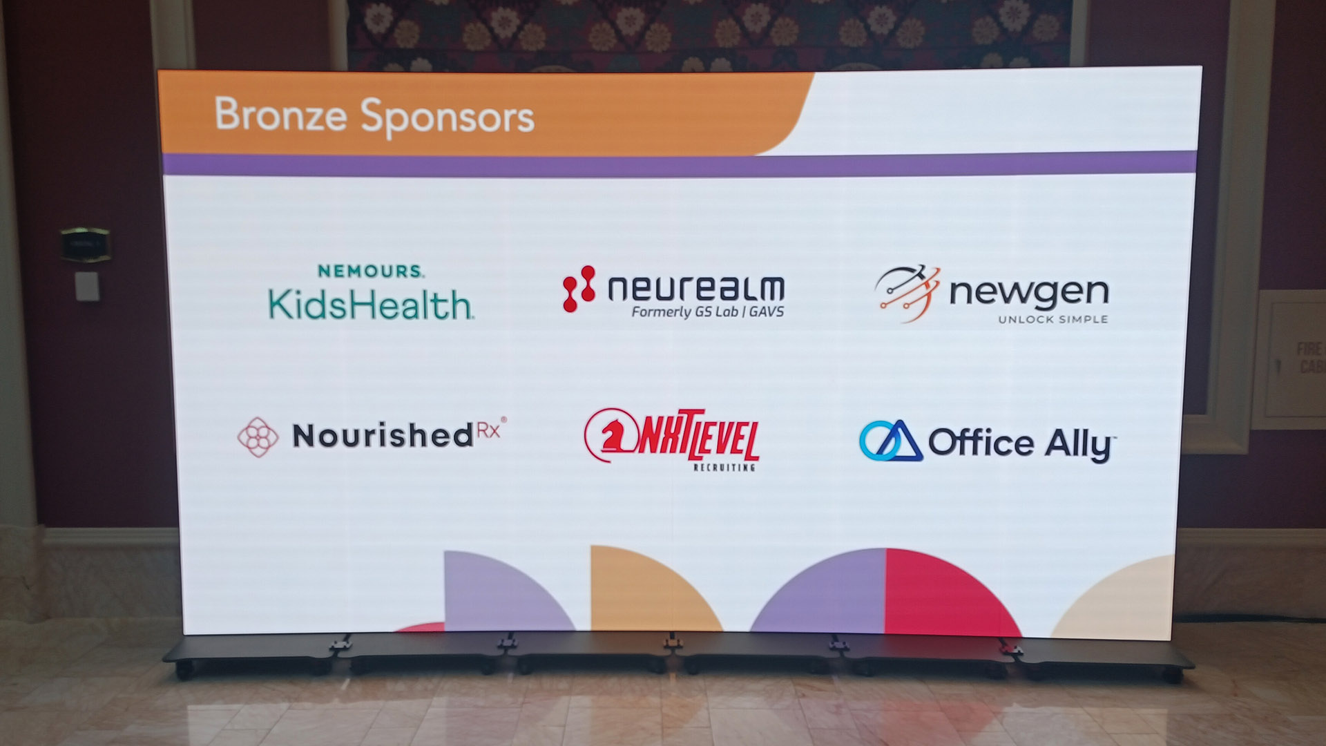 The Advantages of Digital Signage for Event Sponsors - SmartSource