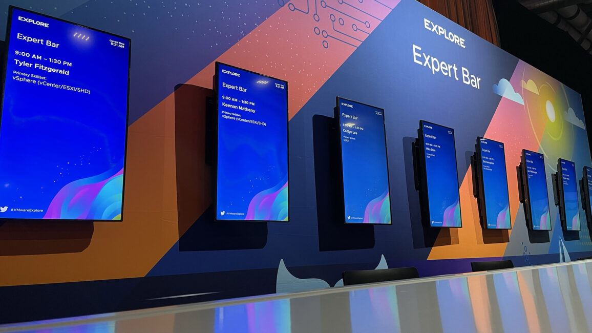 Pros and Cons of Digital Signage for Events_SmartSource